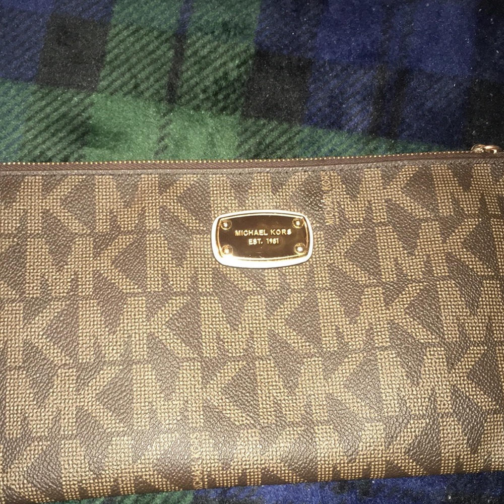 Michael Kors phone wallet